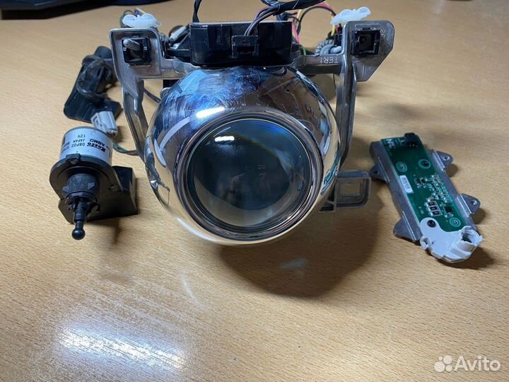 Комплект для левой фары Cadillac Srx II