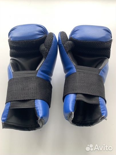 Шлем, перчатки, футы для тхеквондо