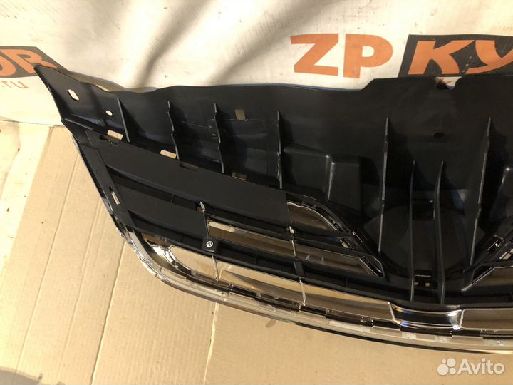 Corolla E 150 2010-13 Рест Новая решётка радиатора