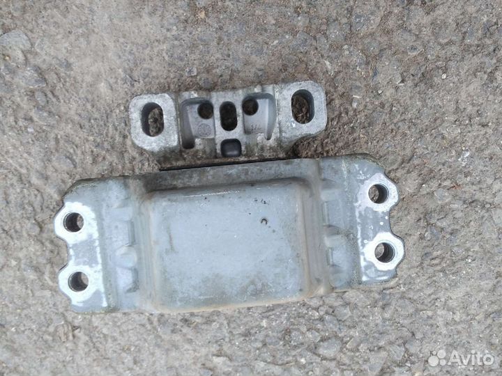 Подушка двигателя (коробки) на vw, skoda