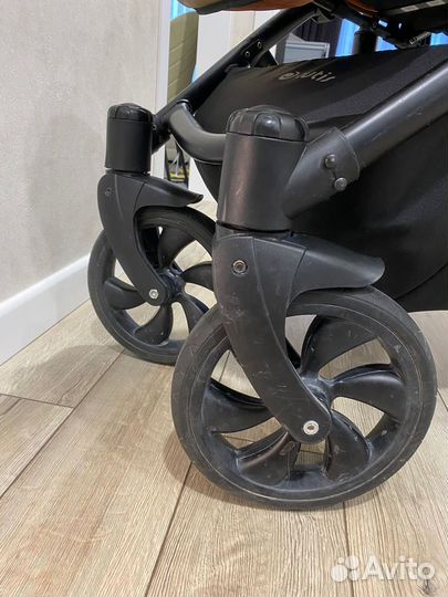 Продам коляску 2 в 1 Tutis Viva Life