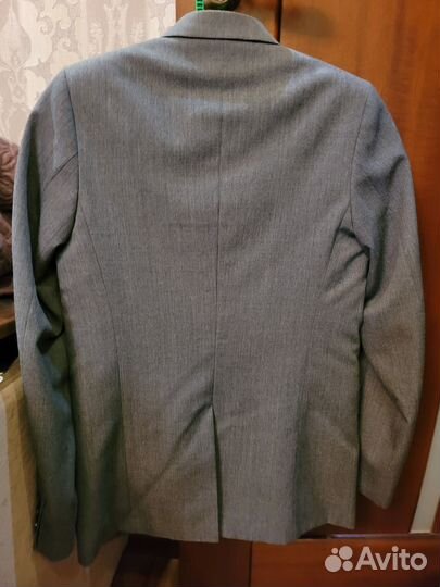 Пиджак для мальчика, рост 152. Есть 140 р-р