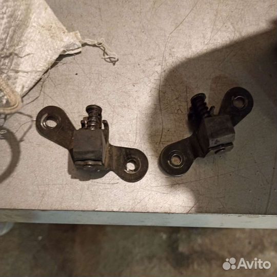 Отбойник двери багажника Toyota