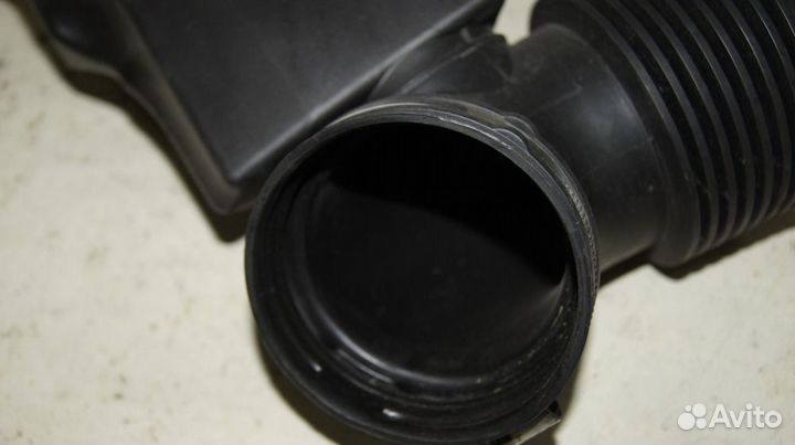 Патрубок корпуса воздушного фильтра BMW 530i F10