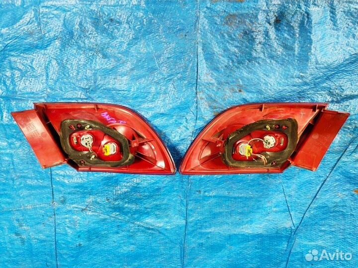 Стоп-сигнал задний правый Mazda Axela BK5P ZY 2004