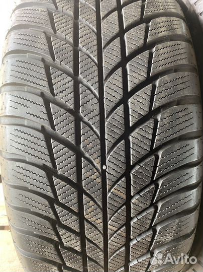 Bridgestone Blizzak LM-001 225/50 R17