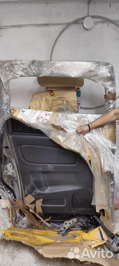 Дверь Nissan serena