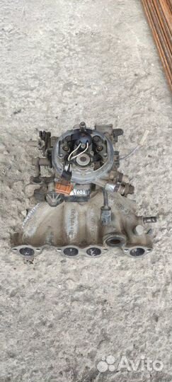 Впускной коллектор Audi 80 B4 1.8