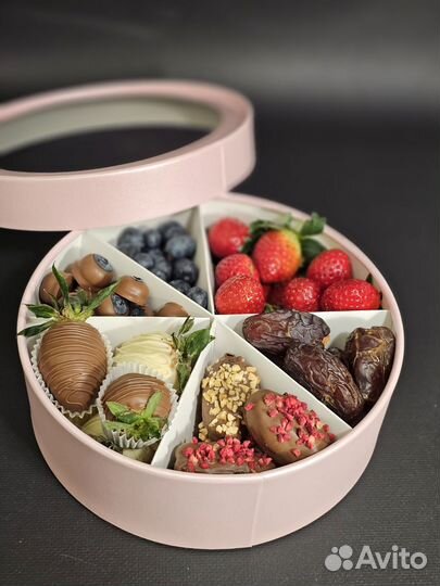 Съедобные букеты из клубники