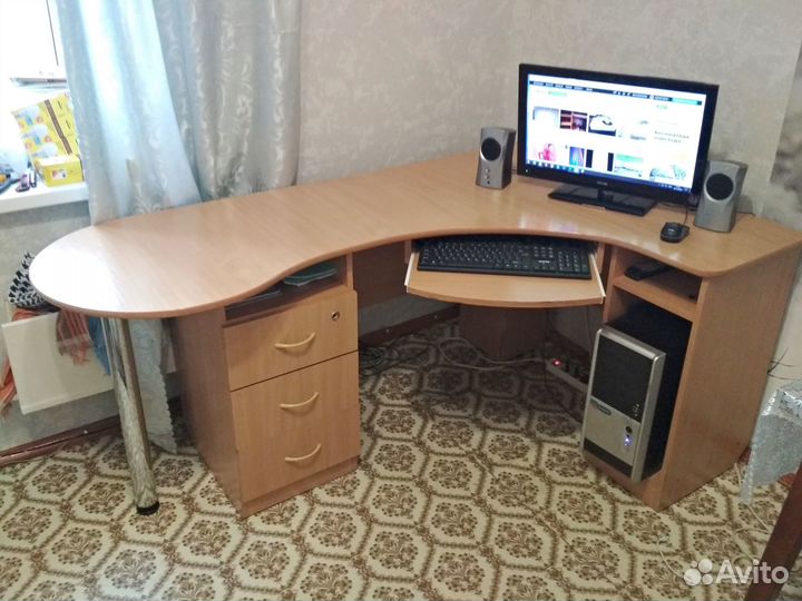 Отличный стол