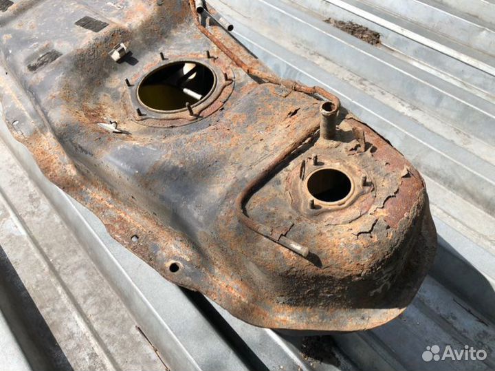 Бак топливный Mitsubishi Pajero 3 6G74 6G72 6G75