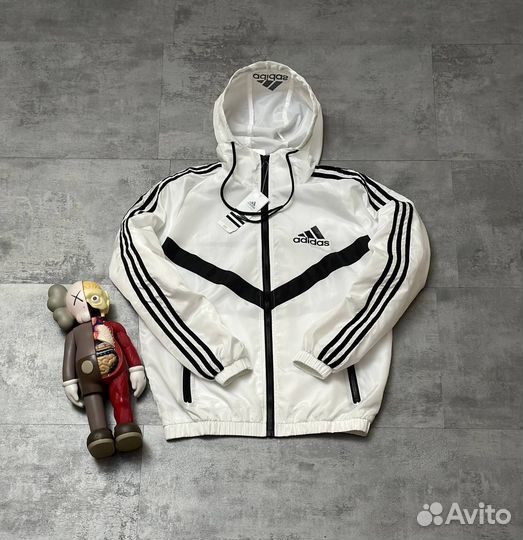 Ветровка adidas и Nike