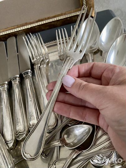 Старинное антикварное столовое серебро