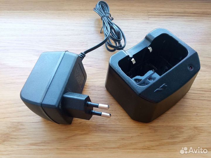 Аккумулятор и зарядка для Yaesu FT-60