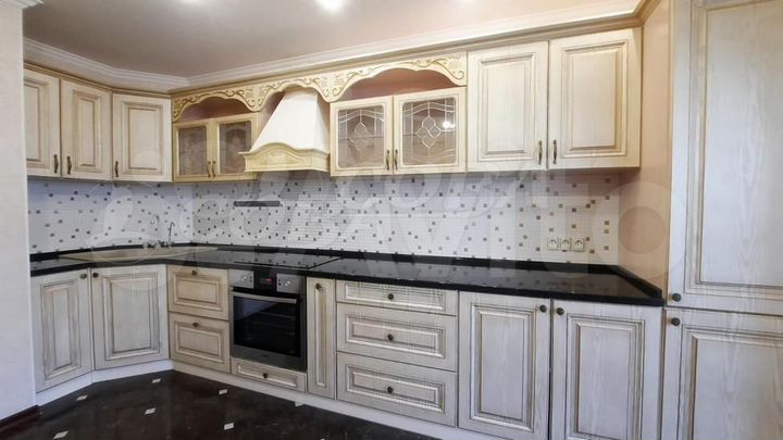 3-к. квартира, 102 м², 5/5 эт.