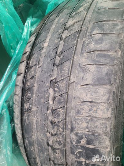 Michelin Pilot Sport 4 235/50 R19