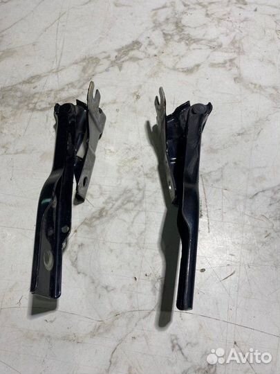 Петля капота Volkswagen Polo MK5 cfna 2012