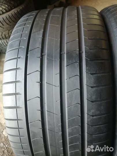 Pirelli P Zero PZ4 275/40 R21 и 315/35 R21