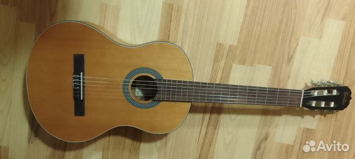 Классическая гитара шестиструнная