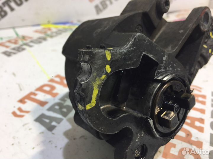 Рено Трафик Насос вакуумный