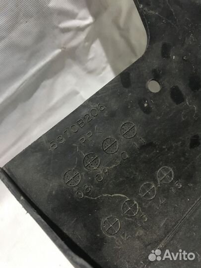 Брызговик задний правый Mitsubishi Pajero Sport II