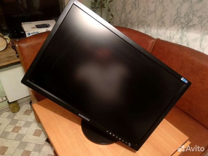 Монитор Samsung 24 245T 1920x1200