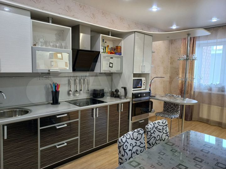 3-к. квартира, 90 м², 2/16 эт.