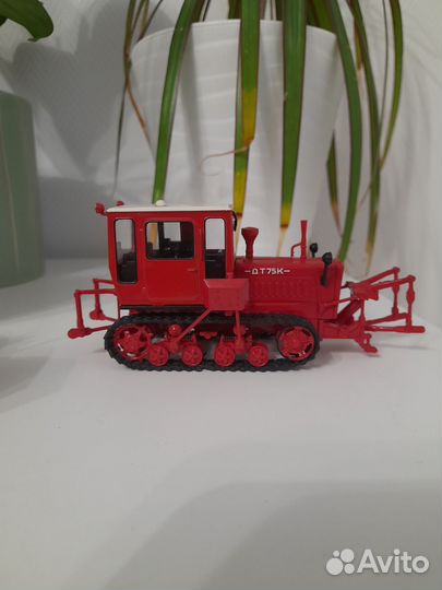 Трактор 1:43 дт-75-К