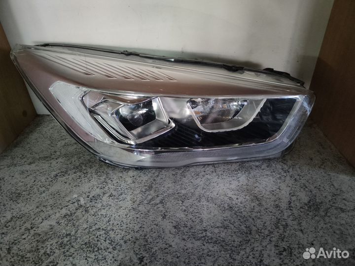 Фара правая Ford Kuga 2 2016