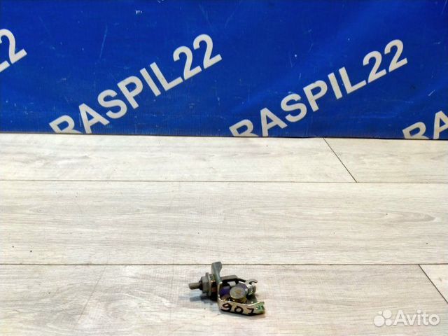 Замок лючка бензобака Toyota Mark Ii GX90 1GFE