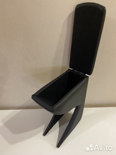 Подлокотник логан в наличии