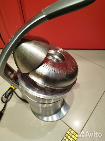 Цитрусовая соковыжималка bork Z800