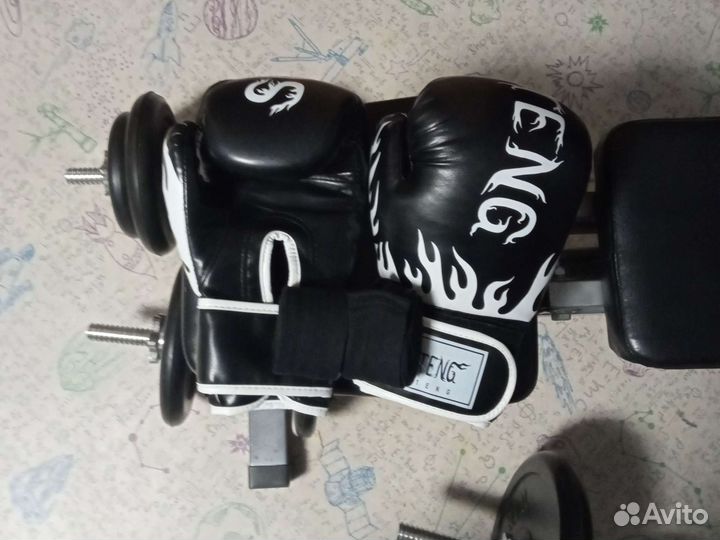 Боксерские перчатки+бинты