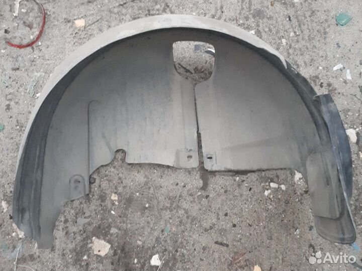 Задний левый подкрылок фольксваген бора