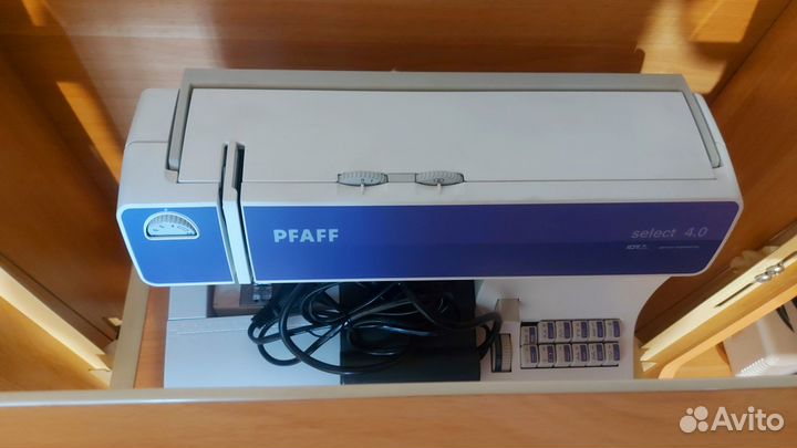 Швейная м.pfaff select 4 0, оверлок family ML645D