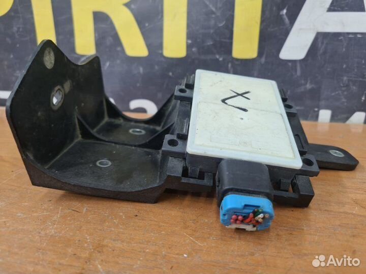 Датчик слепых зон правый Kia Cerato 4 G4NA