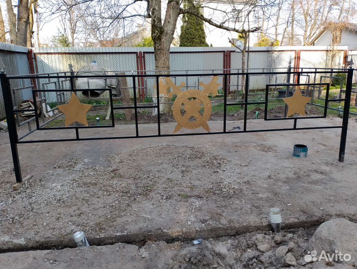 Оградки на кладбище