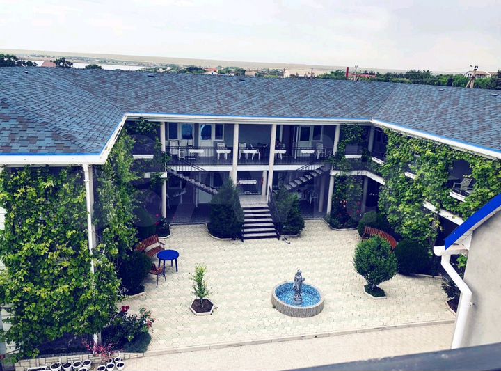 Комната 16 м² в > 9-к., 1/2 эт.