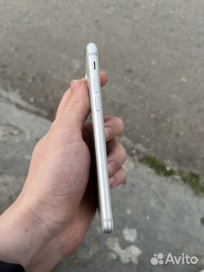 iPhone 8, 128 ГБ