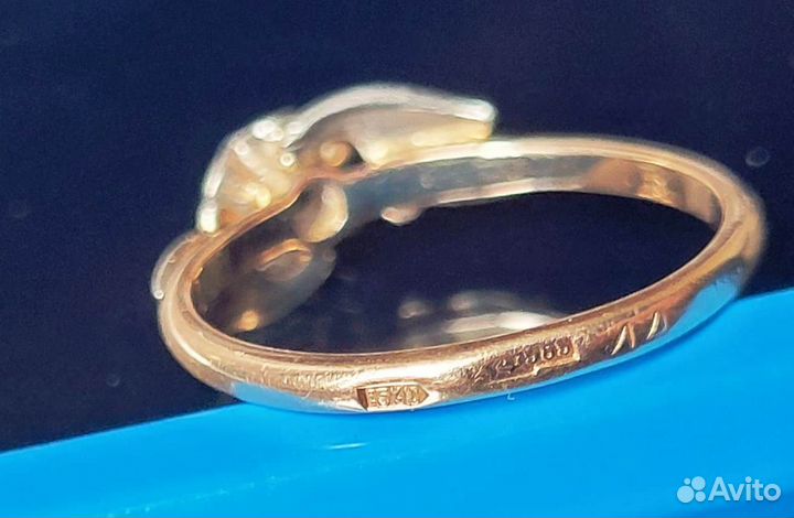 Кольцо 585 с природным бриллиантом Тюльпан