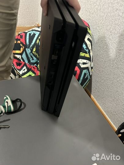 Sony playstation 4 PS4 pro 1tb