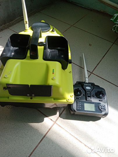 Прикормочный кораблик с gps