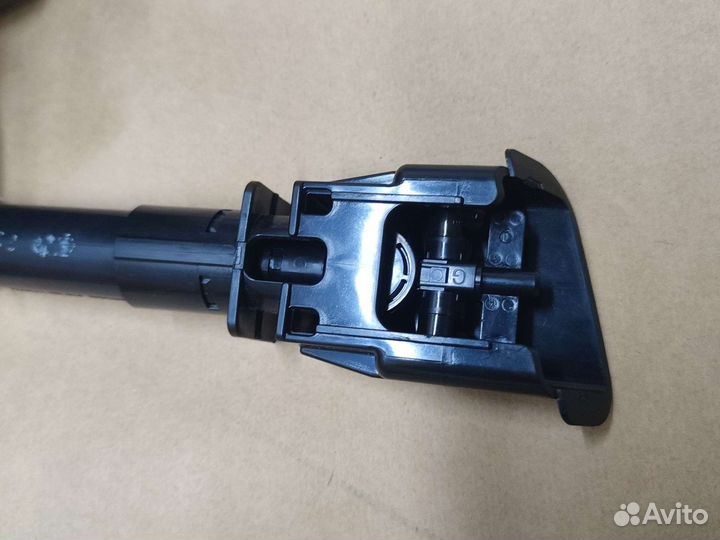 Форсунка омывателя фары Nissan Teana J31 правая