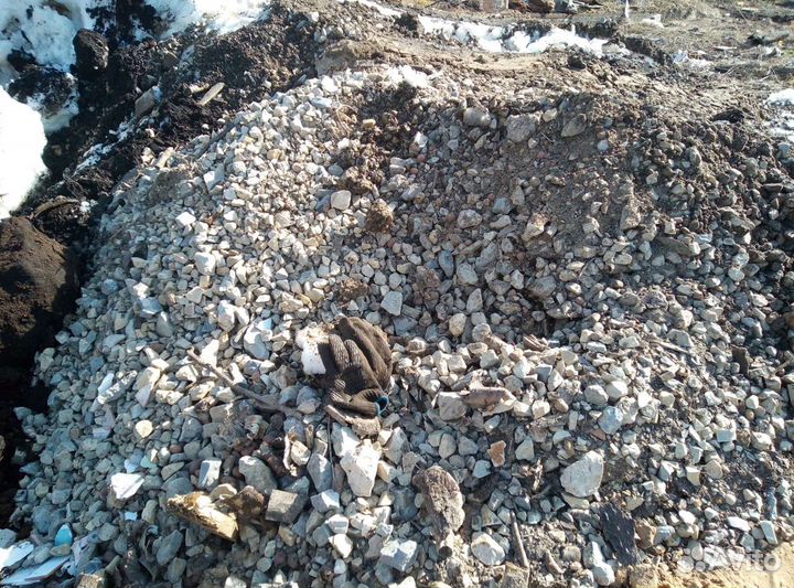 Торф. помет. песок. навоз. щебень