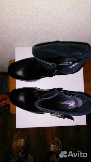 Новые кожаные ботинки из Италии