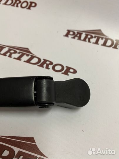 Изогнутый задний поводок дворника нива