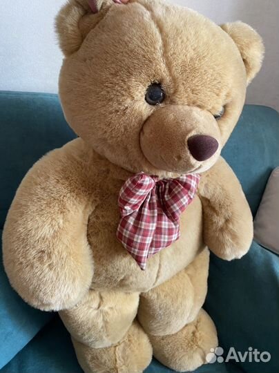 Большой плюшевый мишка