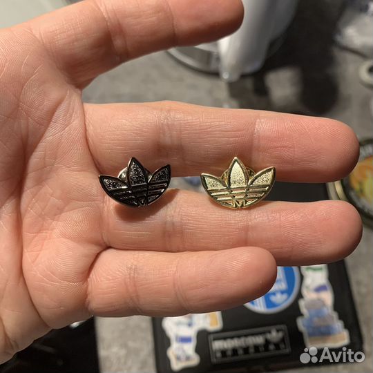 Значок adidas