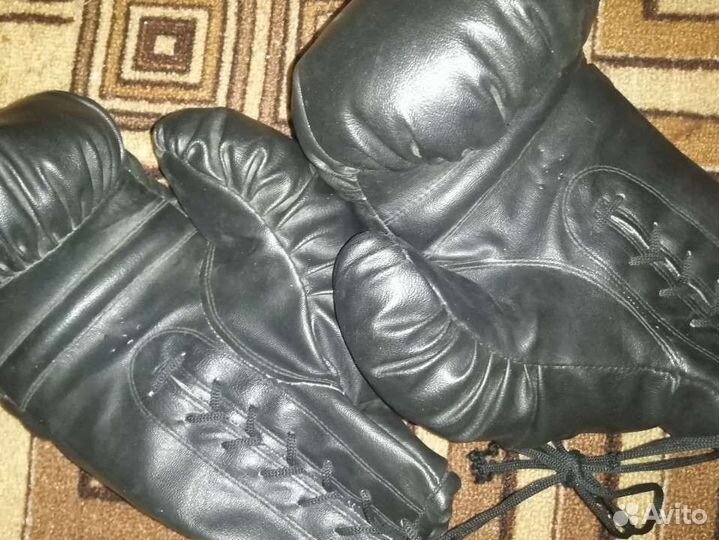 Боксерские перчатки