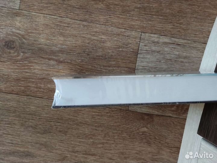 Книга Новая в плёнке 